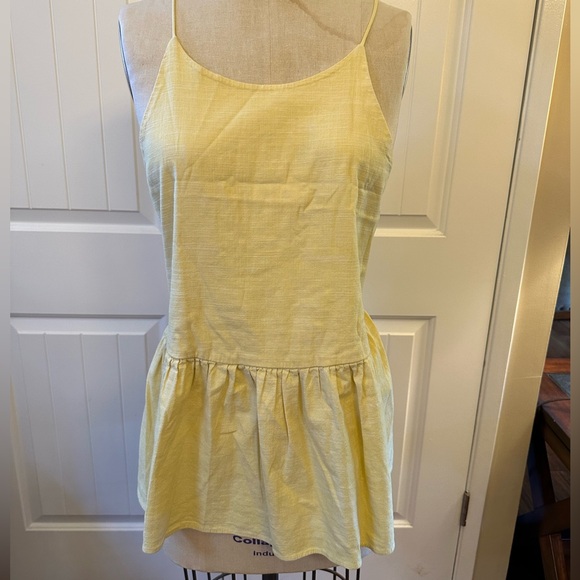 Yellow top - Picture 1 of 9